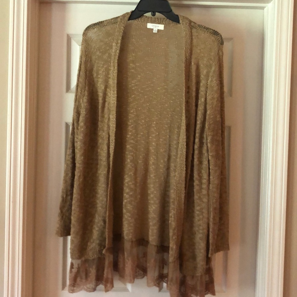 Umgee 1X cardigan with lace detail at bottom
